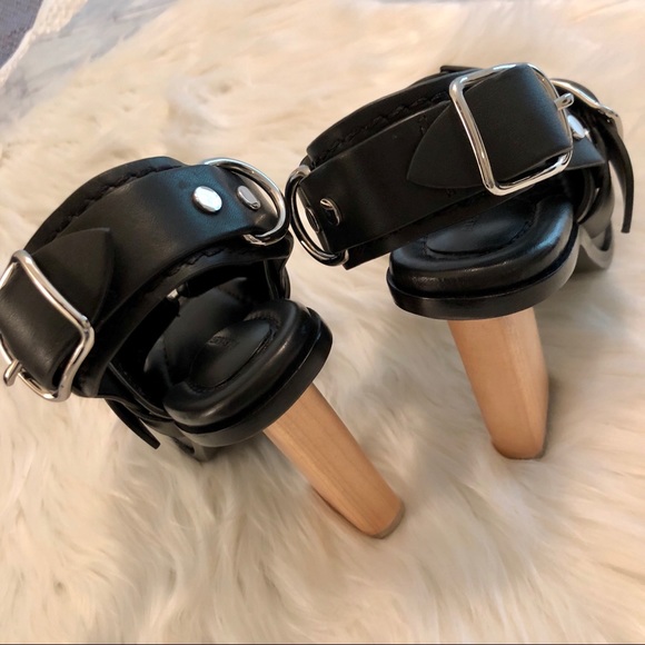 A L E X A N D E R W A N G : “Edda” Heeled Sandal - Picture 7 of 8